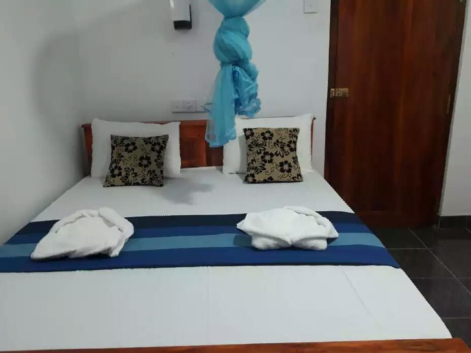 Hotel Camorich Тиссамахарама Экстерьер фото