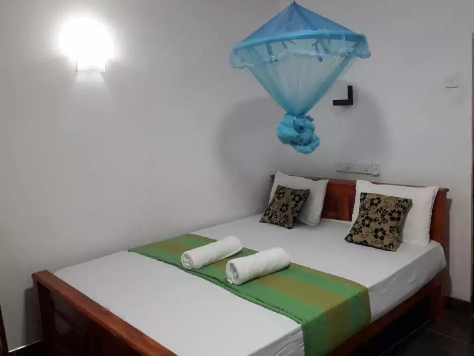 Hotel Camorich Тиссамахарама Экстерьер фото